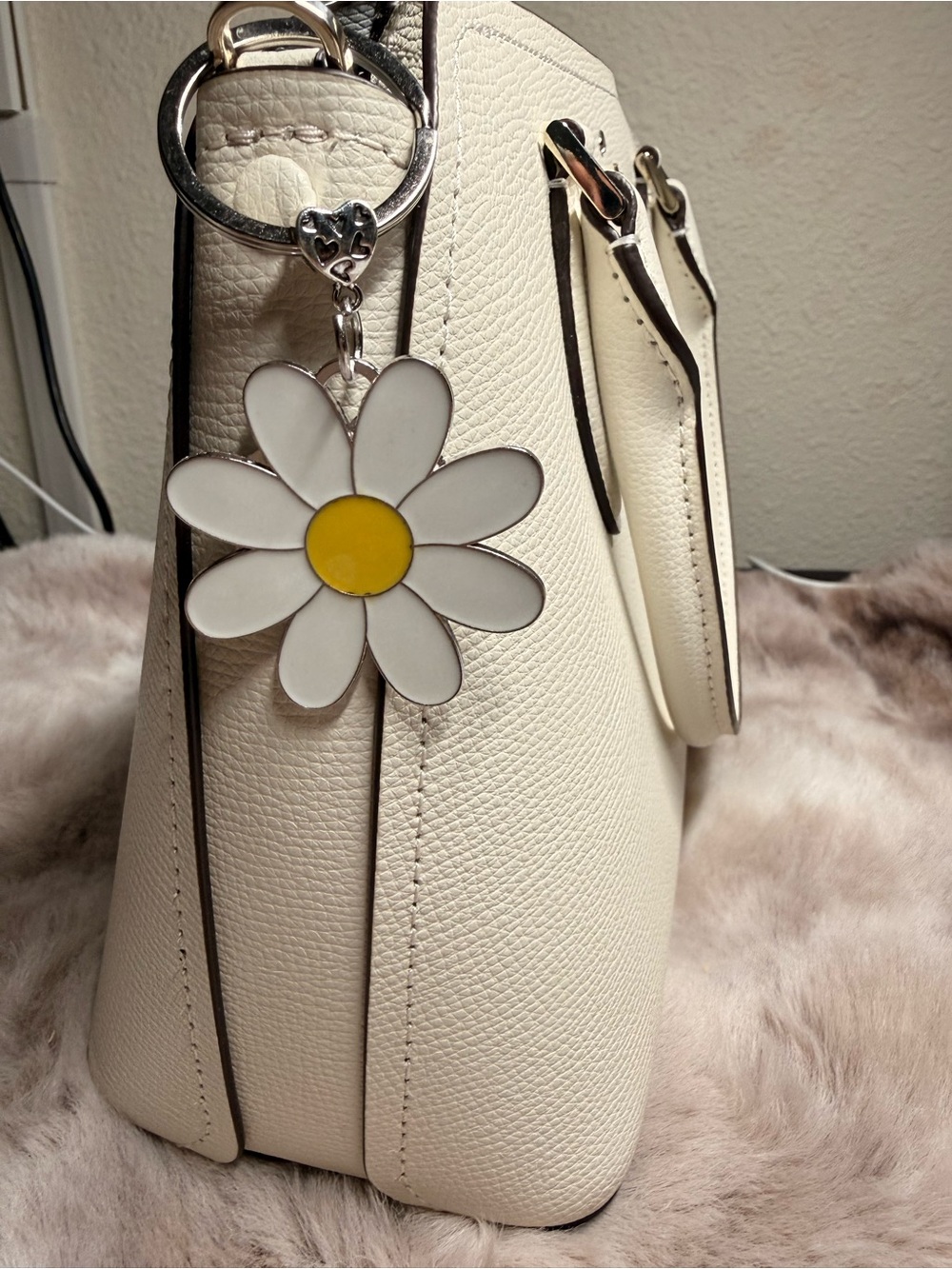 Bag Charm Key Ring Daisy White With Yellow Center. Mothers Day Gift Brand New